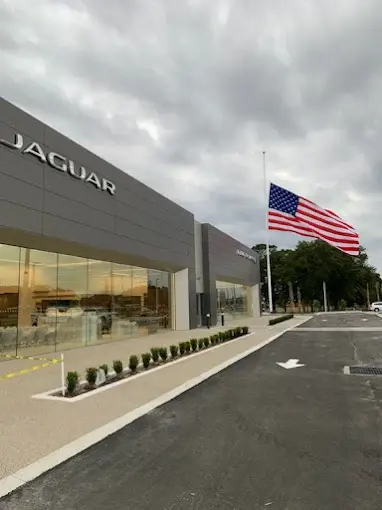 Dealership gallery photo 1